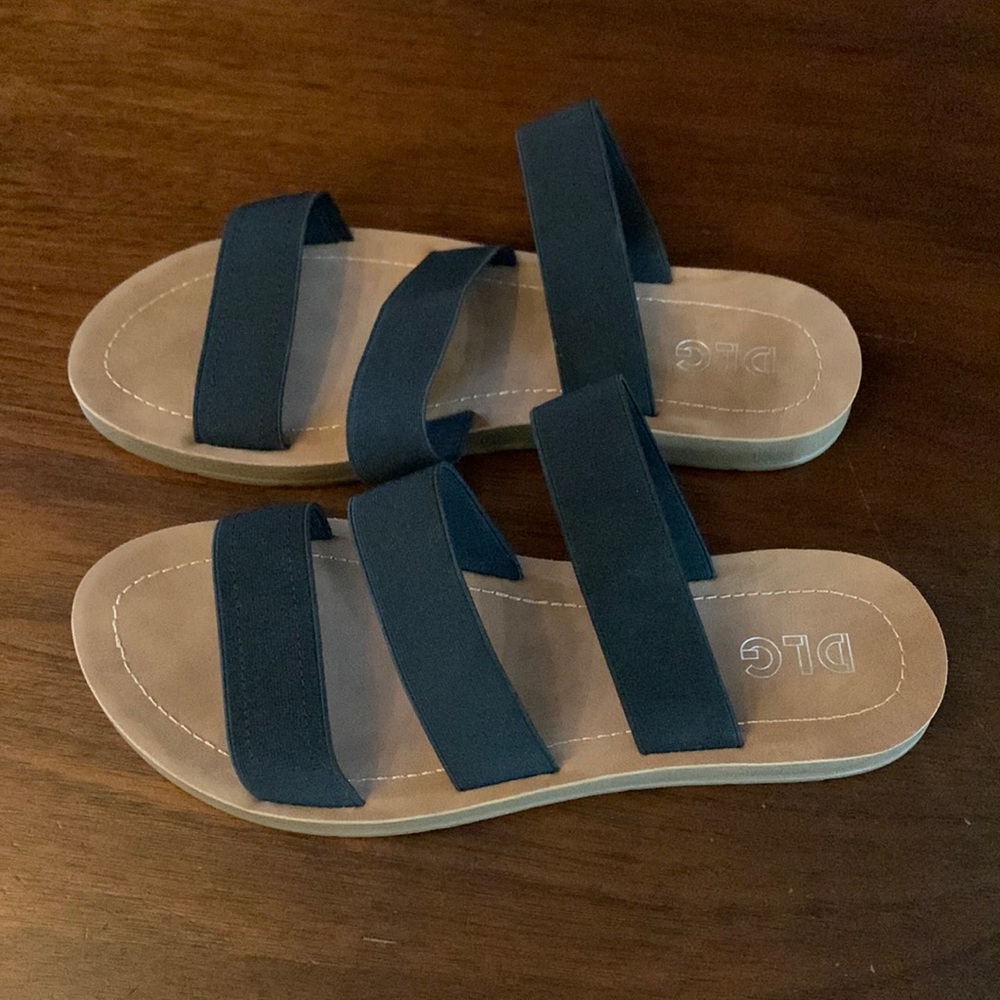 DLG womens sandals size 9